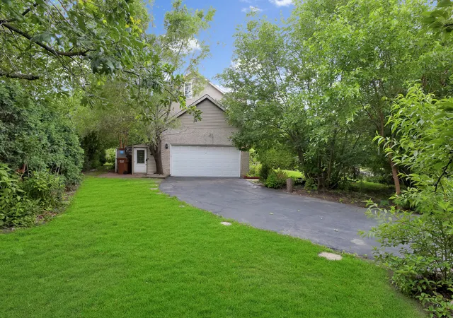 Photo 3 of Single family home for sale at 307 Blackstone Ave, Willow Springs, IL 60480 | MLS# 12771661 | Listing updated on 2026-10-04