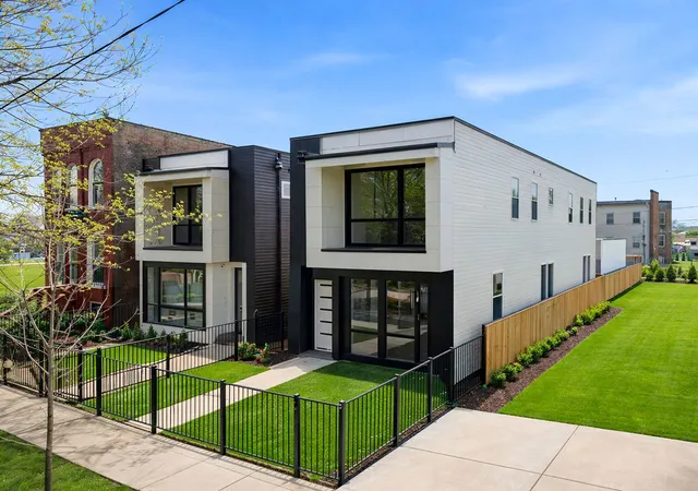 Photo 1 of Single family home for sale at 618 N Avers Ave, Chicago, IL 60624 | MLS# 12771666 | Listing updated on 2026-09-29