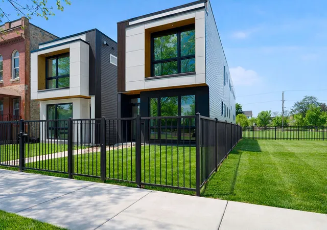 Photo 2 of Single family home for sale at 618 N Avers Ave, Chicago, IL 60624 | MLS# 12771666 | Listing updated on 2026-09-29