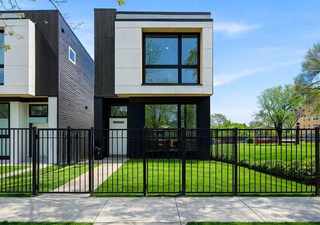 Photo 3 of Single family home for sale at 618 N Avers Ave, Chicago, IL 60624 | MLS# 12771666 | Listing updated on 2026-09-29