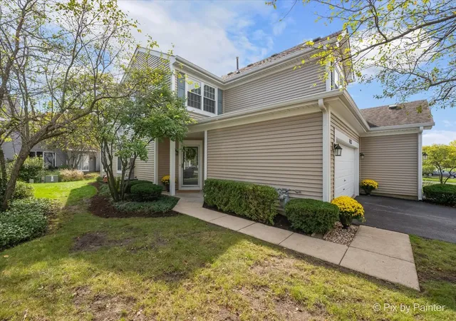 Photo 4 of Condo for sale at 1423 Walnut Hl Ave #1423, St. Charles, IL 60174 | MLS# 12771670 | Listing updated on 2026-10-06