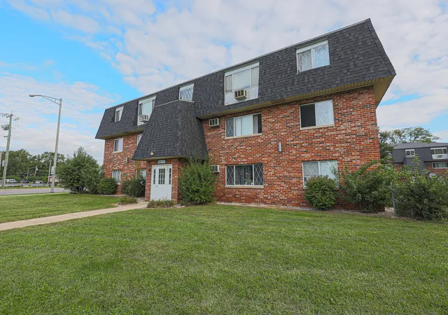 Photo 1 of Condo for sale at 17262 71st Court #4, Tinley Park, IL 60477 | MLS# 12771672 | Listing updated on 2026-10-20