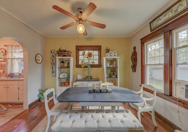 Photo 3 of Single family home for sale at 1583 East Ave, Crete, IL 60417 | MLS# 12771687 | Listing updated on 2026-10-06