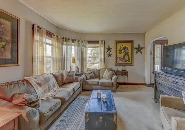 Photo 3 of Single family home for sale at 1583 East Ave, Crete, IL 60417 | MLS# 12771687 | Listing updated on 2026-10-06