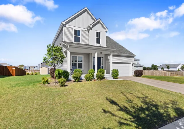 Photo 2 of Single family home for sale at 451 Mary Ann Cir, Sycamore, IL 60178 | MLS# 12771692 | Listing updated on 2026-10-04