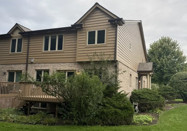 Photo 2 of Townhouse for sale at 213 Winding Trails Dr, Willow Springs, IL 60480 | MLS# 12771718 | Listing updated on 2026-10-06