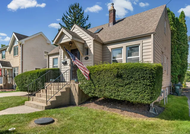 Photo 38 of Single family home for sale at 9138 Belleforte Ave, Morton Grove, IL 60053 | MLS# 12771729 | Listing updated on 2026-10-06