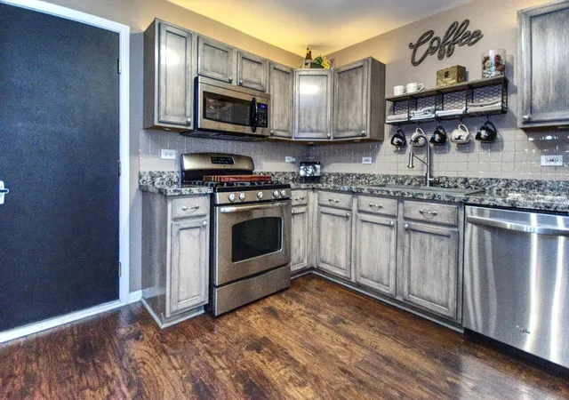 Photo 3 of Townhouse for sale at 1911 Sw Cinnamon Ct, Joliet, IL 60435 | MLS# 12771734 | Listing updated on 2026-10-04
