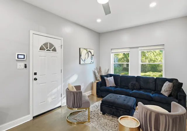Photo 1 of Single family home for sale at 8020 S Muskegon Ave, Chicago, IL 60617 | MLS# 12771736 | Listing updated on 2026-10-18