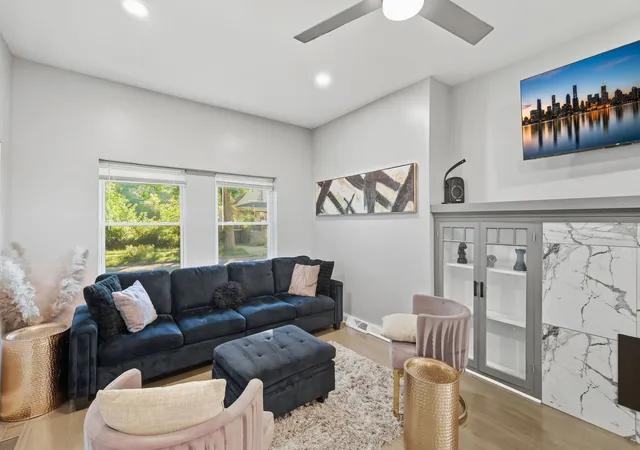 Photo 2 of Single family home for sale at 8020 S Muskegon Ave, Chicago, IL 60617 | MLS# 12771736 | Listing updated on 2026-10-18