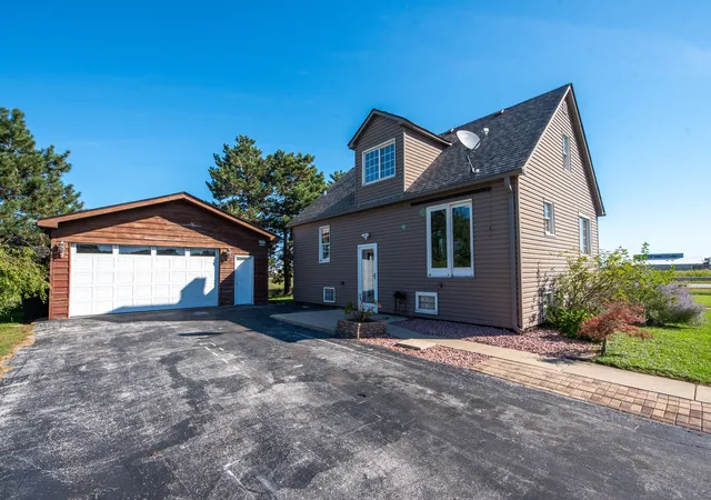 Photo 2 of Single family home for sale at 19654 Burnham Ave, Lynwood, IL 60411 | MLS# 12771744 | Listing updated on 2026-10-03