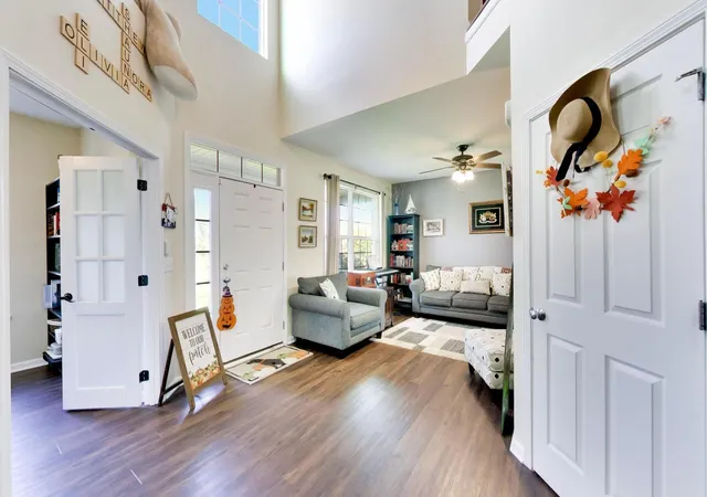 Photo 3 of Single family home for sale at 242 Bedford Ln, Volo, IL 60073 | MLS# 12771760 | Listing updated on 2026-10-07