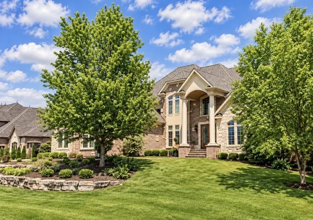Photo 1 of Single family home for sale at 110 Forest Edge Dr, Palos Park, IL 60464 | MLS# 12771787 | Listing updated on 2026-09-29