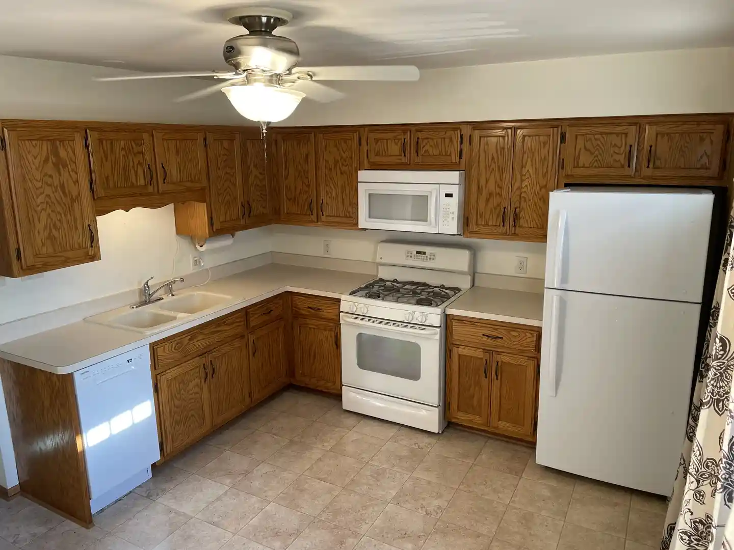Listing Photo 2 - Condo for sale in 110 Town Crest Dr located at 110 Town Crest Dr, New Lenox, IL 60451 - Unit 110 Town Crst Dr