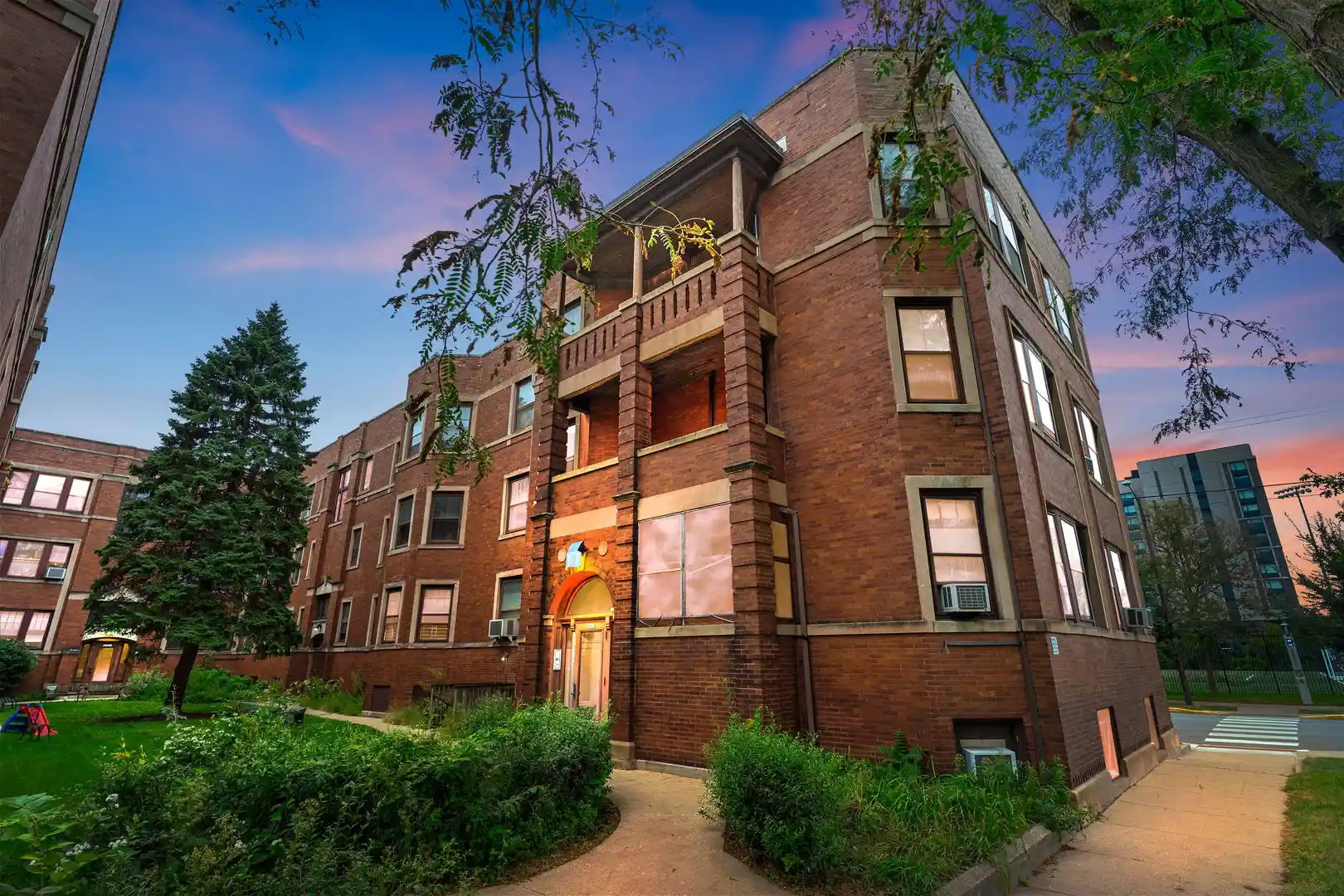 Listing Photo 2 - Condo for sale in 6102 S Kimbark Ave located at 6102 S Kimbark Ave, Chicago, IL 60637 - Unit #2W