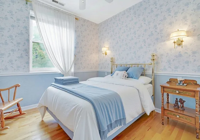 Listing Photo 5 - Condo for sale in building located at 4710 S Ellis Ave, Chicago, IL 60615 - Unit #3N