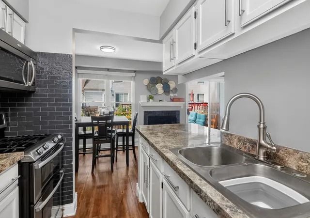Photo 4 of Townhouse for sale at 1554 N Dartmoor Ave, Palatine, IL 60067 | MLS# 12771824 | Listing updated on 2026-10-07