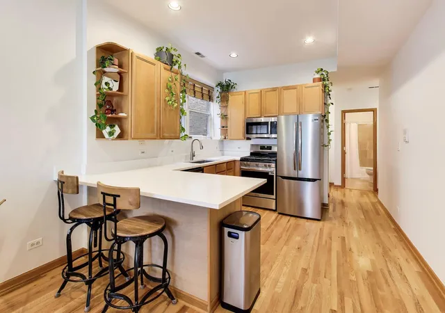 Listing Photo 4 - Condo for sale in building located at 2236 N Maplewood Ave, Chicago, IL 60647 - Unit #2