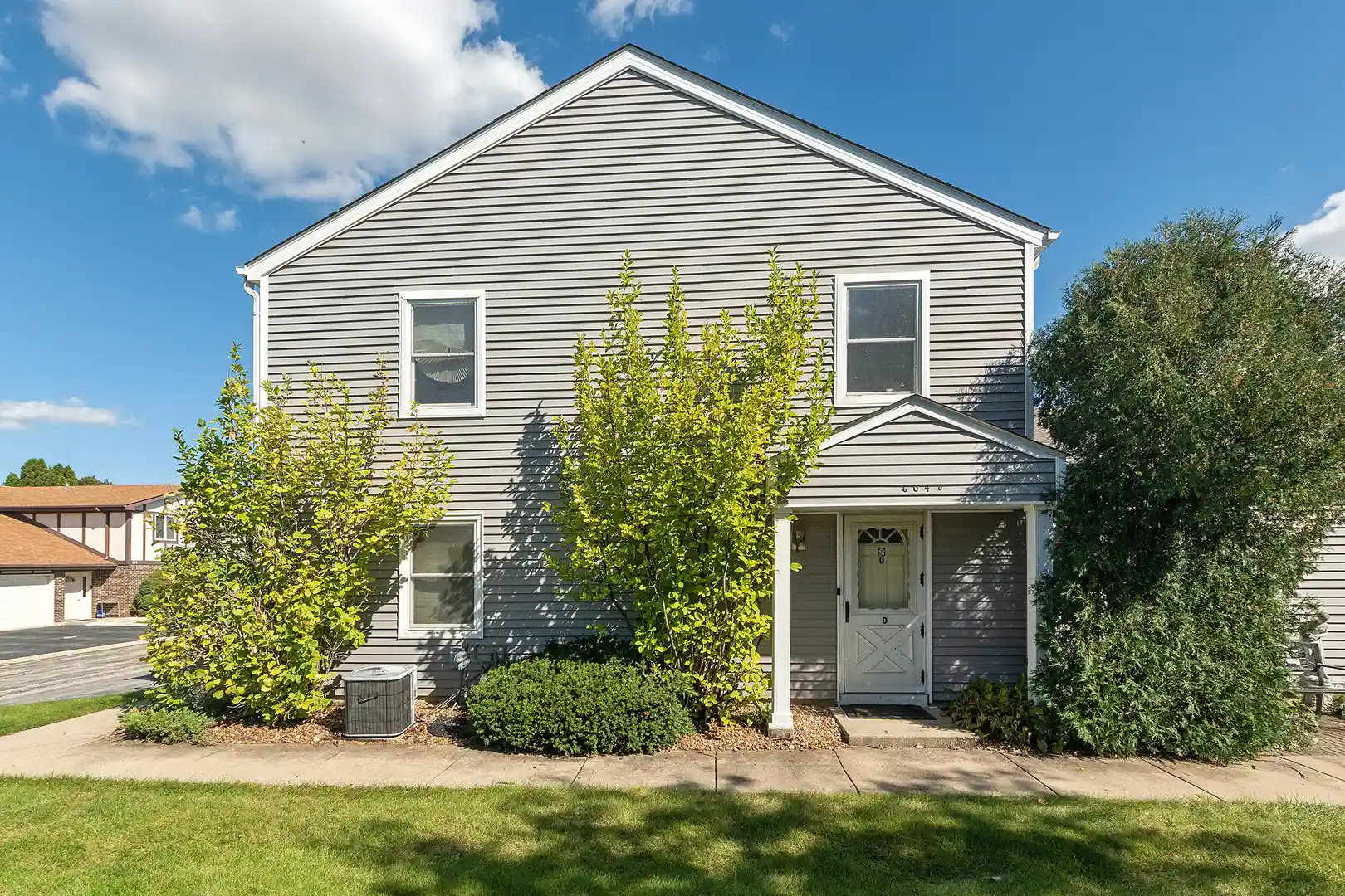 Listing Photo 2 - Condo for sale in 604 Waverly Ct located at 604 Waverly Ct, New Lenox, IL 60451 - Unit 604 Waverly Ct