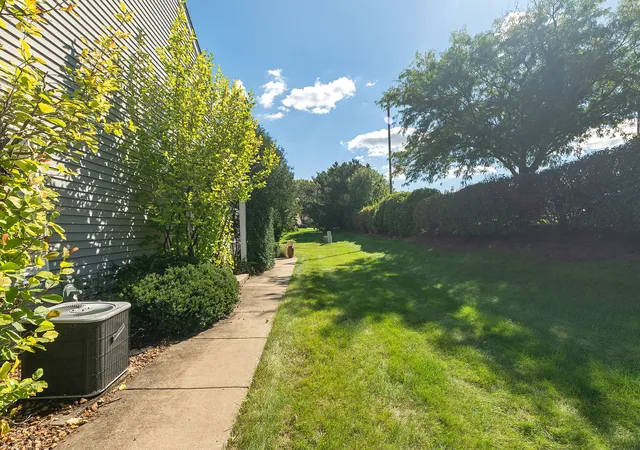 Photo 3 of Condo for sale at 604 Waverly Ct #D, New Lenox, IL 60451 | MLS# 12771873 | Listing updated on 2026-10-07