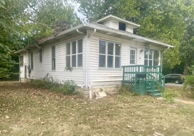 Photo 1 of Single family home for sale at 500 S Forest Ave, Carbondale, IL 62901 | MLS# 12771882 | Listing updated on 2026-10-07