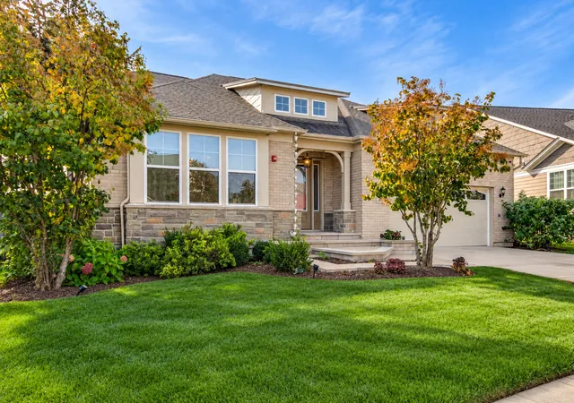 Photo 1 of Single family home for sale at 637 Insull Dr, Vernon Hills, IL 60061 | MLS# 12771912 | Listing updated on 2026-10-29
