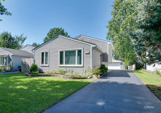 Photo 1 of Single family home for sale at 0s068 Cottonwood Dr, Wheaton, IL 60187 | MLS# 12771924 | Listing updated on 2026-10-07