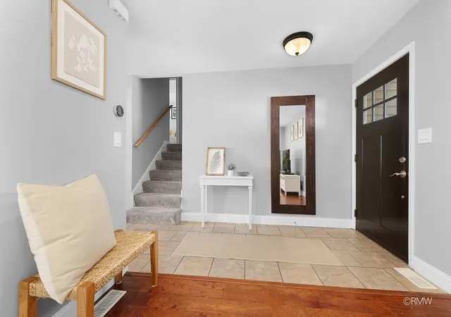 Photo 3 of Single family home for sale at 0s068 Cottonwood Dr, Wheaton, IL 60187 | MLS# 12771924 | Listing updated on 2026-10-07