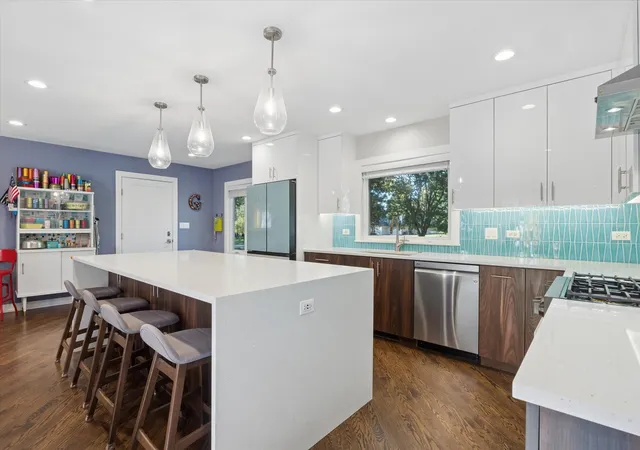Photo 4 of Single family home for sale at 8s263 College Rd, Naperville, IL 60540 | MLS# 12771925 | Listing updated on 2026-10-09