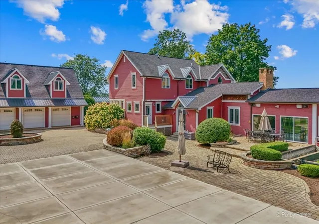 Photo 3 of Single family home for sale at 202 N Queen Anne Rd, Woodstock, IL 60098 | MLS# 12771927 | Listing updated on 2026-10-07