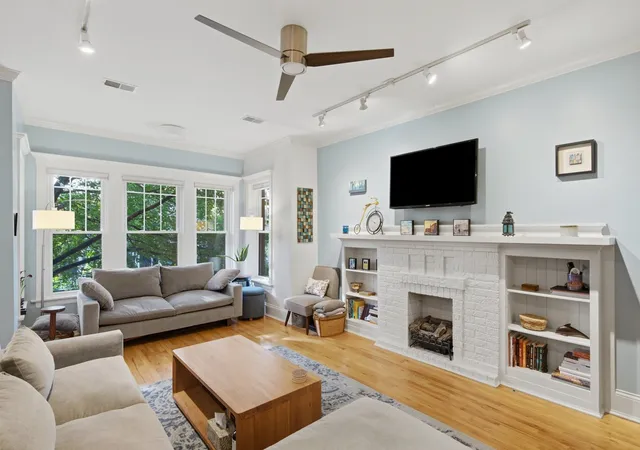 Photo 3 of Condo for sale at 5357 N Paulina St #2, Chicago, IL 60640 | MLS# 12771934 | Listing updated on 2026-10-07