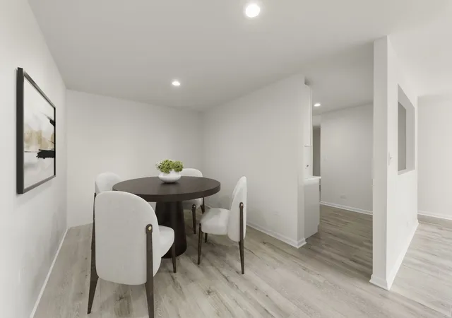 Listing Photo 4 - Condo for sale in building located at 151 N Kenilworth Ave, Oak Park, IL 60301 - Unit #4G