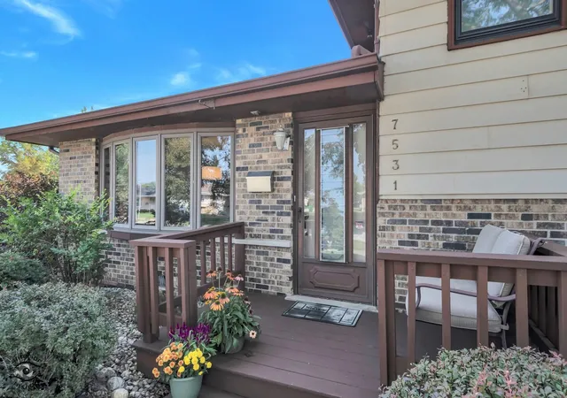 Photo 2 of Single family home for sale at 7531 170th Street, Tinley Park, IL 60477 | MLS# 12771955 | Listing updated on 2026-10-04