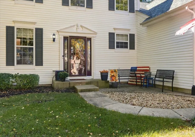Photo 3 of Single family home for sale at 3601 Deville Ln, St. Charles, IL 60175 | MLS# 12771957 | Listing updated on 2026-10-20
