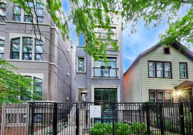 Photo 1 of Condo for sale at 1520 W Walton St #3, Chicago, IL 60642 | MLS# 12771975 | Listing updated on 2026-10-06