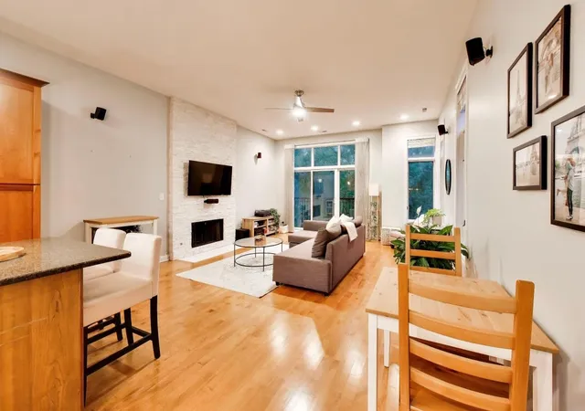 Listing Photo 4 - Condo for sale in building located at 1520 W Walton St, Chicago, IL 60622 - Unit #3