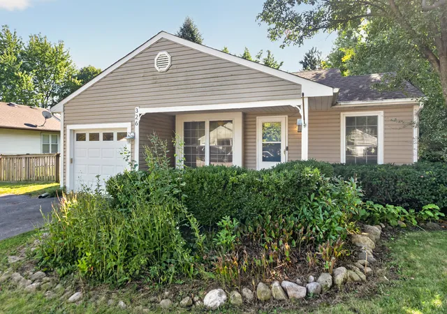 Photo 2 of Single family home for sale at 326 Danbury Dr, Naperville, IL 60565 | MLS# 12771976 | Listing updated on 2026-10-07