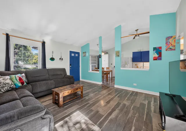 Photo 4 of Single family home for sale at 326 Danbury Dr, Naperville, IL 60565 | MLS# 12771976 | Listing updated on 2026-10-07