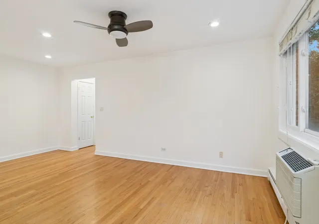 Photo 3 of Condo for sale at 820 Seward St #2F, Evanston, IL 60202 | MLS# 12772003 | Listing updated on 2026-10-07