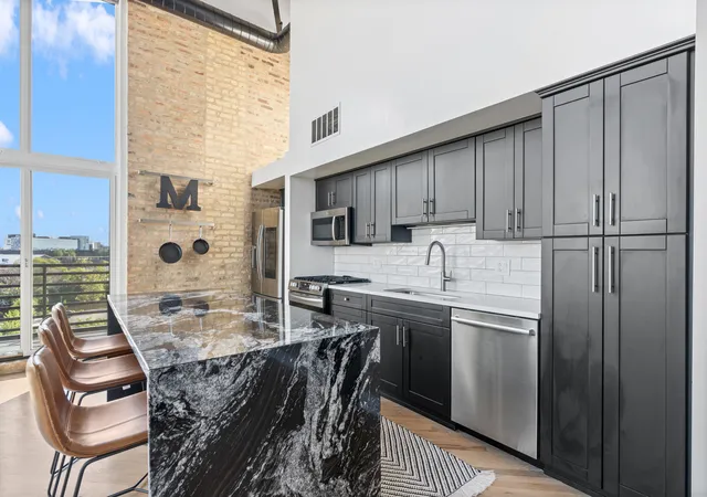 Photo 3 of Condo for sale at 2614 N Clybourn Ave #401, Chicago, IL 60614 | MLS# 12772007 | Listing updated on 2026-10-07