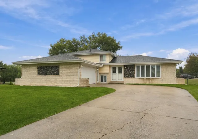 Photo 1 of Single family home for sale at 12025 Winchester Rd, Orland Park, IL 60467 | MLS# 12772033 | Listing updated on 2026-10-07