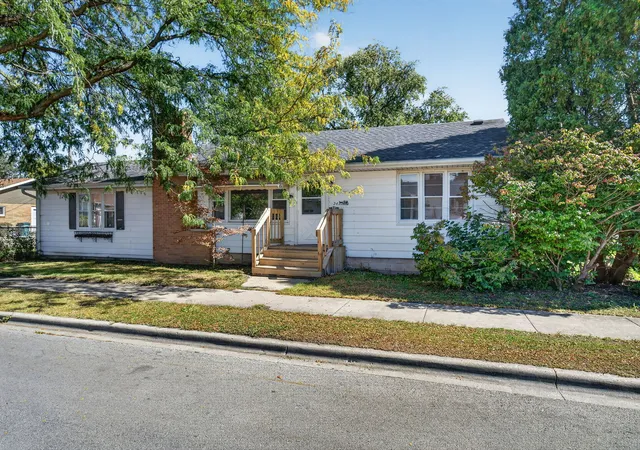 Photo 1 of Single family home for sale at 24 S Reed St, Joliet, IL 60436 | MLS# 12772035 | Listing updated on 2026-10-04