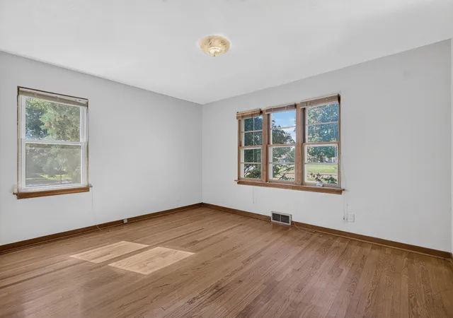 Photo 2 of Single family home for sale at 24 S Reed St, Joliet, IL 60436 | MLS# 12772035 | Listing updated on 2026-10-04