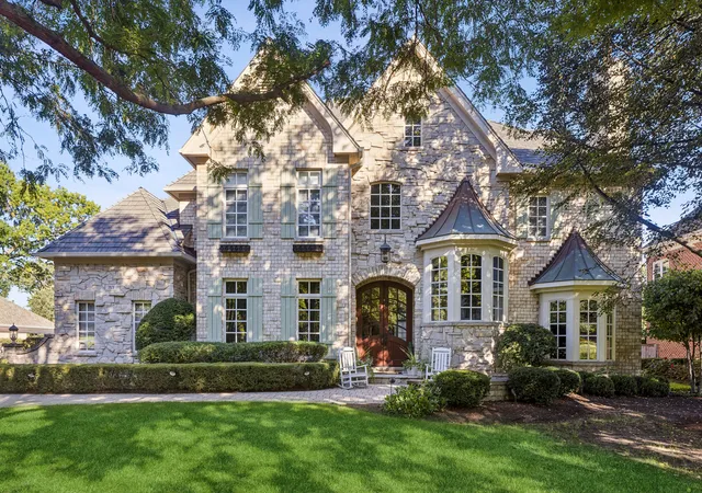 Photo 1 of Mansion for sale at 753 Wilson Ln, Hinsdale, IL 60521 | MLS# 12772036 | Listing updated on 2026-10-07