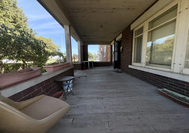 Photo 2 of Single family home for sale at 564 E Cass St, Joliet, IL 60432 | MLS# 12772047 | Listing updated on 2026-10-02