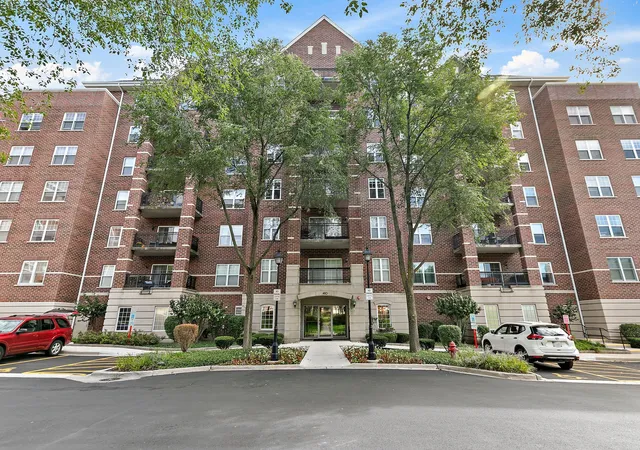 Photo 1 of Condo for sale at 410 W Mahogany Ct #202, Palatine, IL 60067 | MLS# 12772051 | Listing updated on 2026-10-07