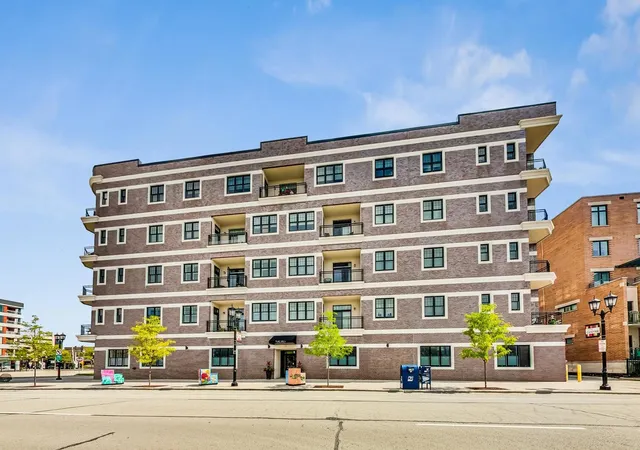 Photo 1 of Condo for sale at 105 S Cottage Hl Ave #304, Elmhurst, IL 60126 | MLS# 12772068 | Listing updated on 2026-10-06