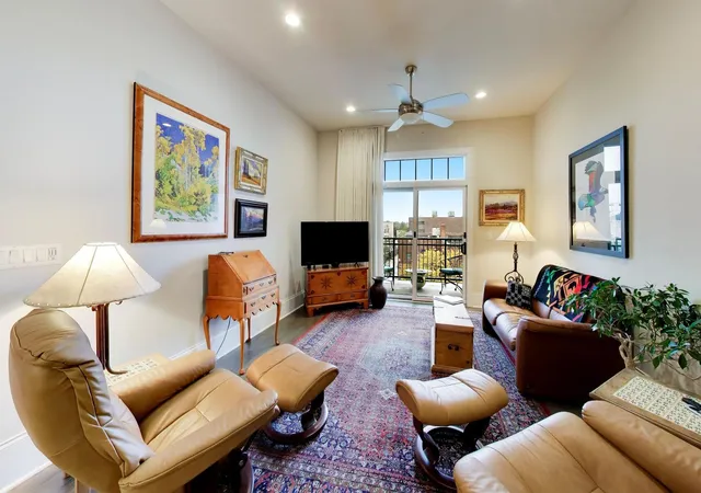 Photo 2 of Condo for sale at 105 S Cottage Hl Ave #304, Elmhurst, IL 60126 | MLS# 12772068 | Listing updated on 2026-10-06