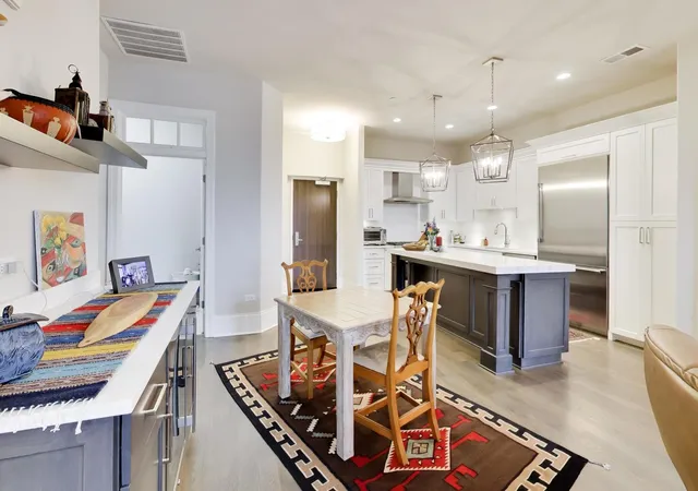 Listing Photo 5 - Condo for sale in building located at 105 S Cottage Hl Ave, Elmhurst, IL 60126 - Unit #304