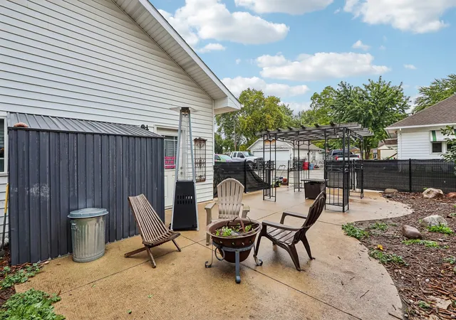 Photo 3 of Single family home for sale at 510 E Main St, Waterford, WI 53185 | MLS# 12772073 | Listing updated on 2026-10-02